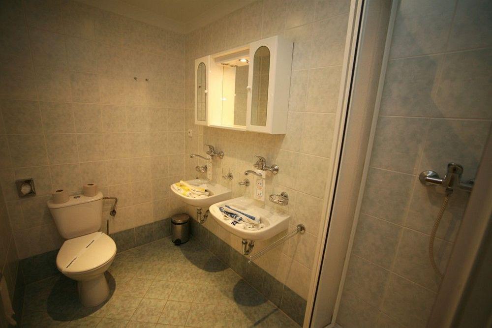 Hotel Astoria Яхимов Экстерьер фото