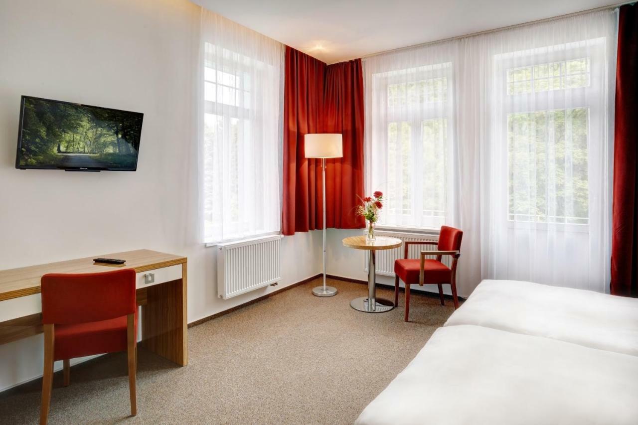 Hotel Astoria Яхимов Экстерьер фото